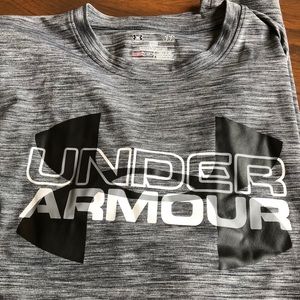Men’s size large short sleeve Under Armour